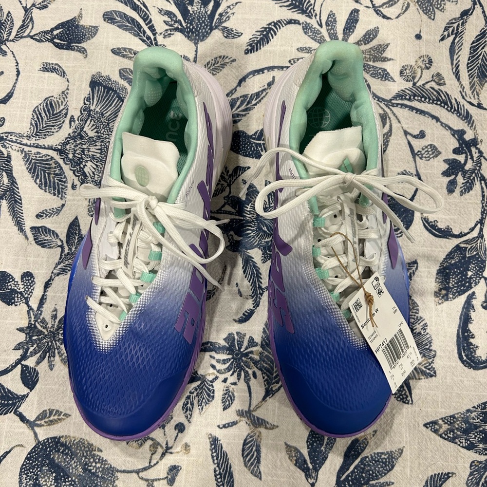 NWT Adidas Women's Tennis Shoes Sz 9 - Picture 2 of 6